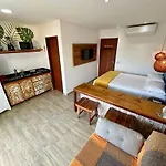 Charmoso Estúdio a 50 passos da areia